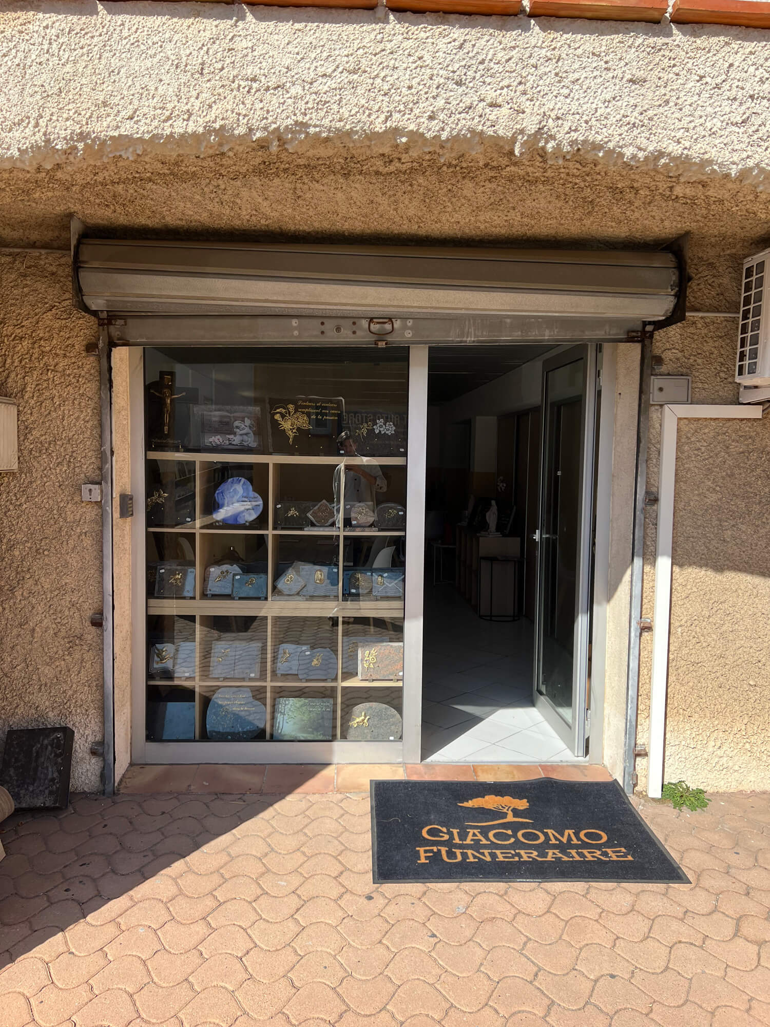 Photo de Pompes Funèbres et Marbrerie GIACOMO Funéraire